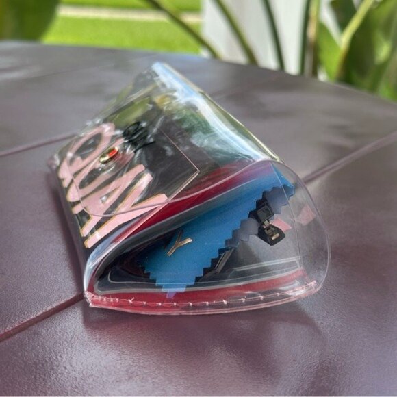 Quay On The Fly Polarized Sunglasses - Picture 12 of 13